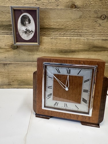 Vintage mantle clock art - mantle,